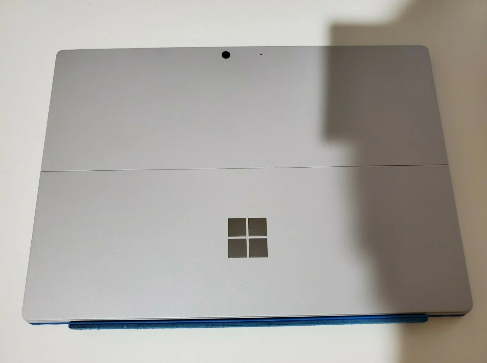 Surface Pro 8工程机图像泄露 配备酷睿i7 1165G7和32GB内存